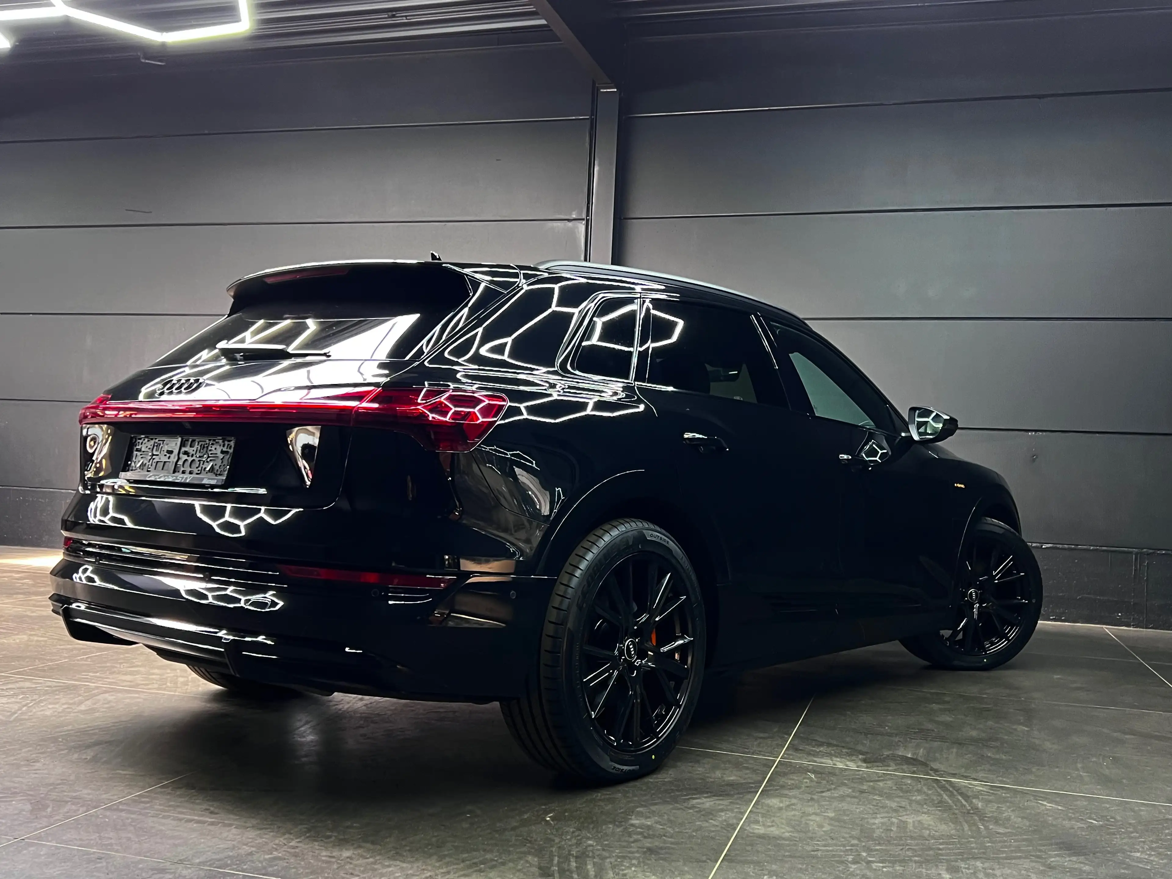 Audi e-tron E-Tron 95 kWh 55 Quattro S line — photo 5