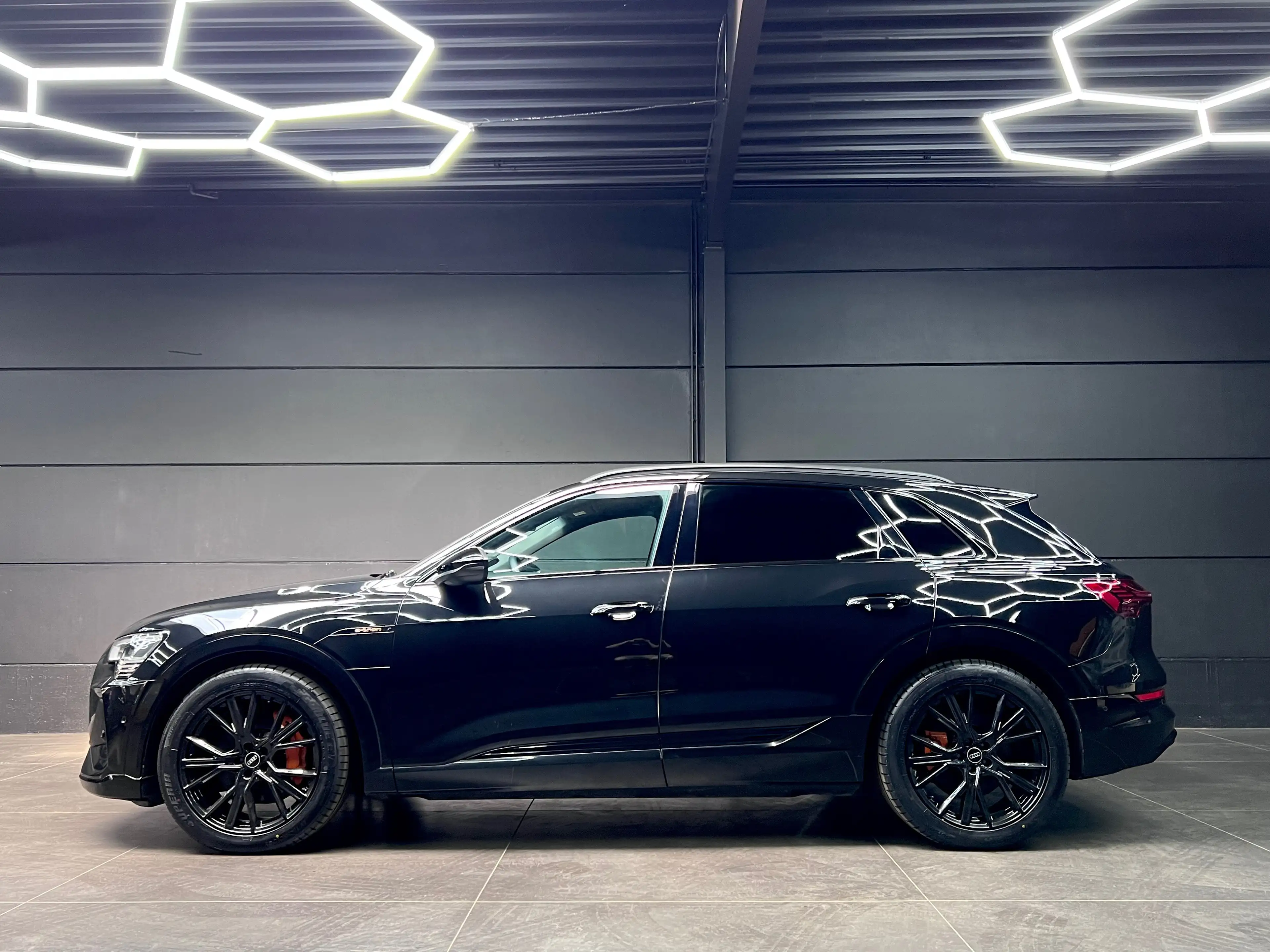 Audi e-tron E-Tron 95 kWh 55 Quattro S line — photo 3