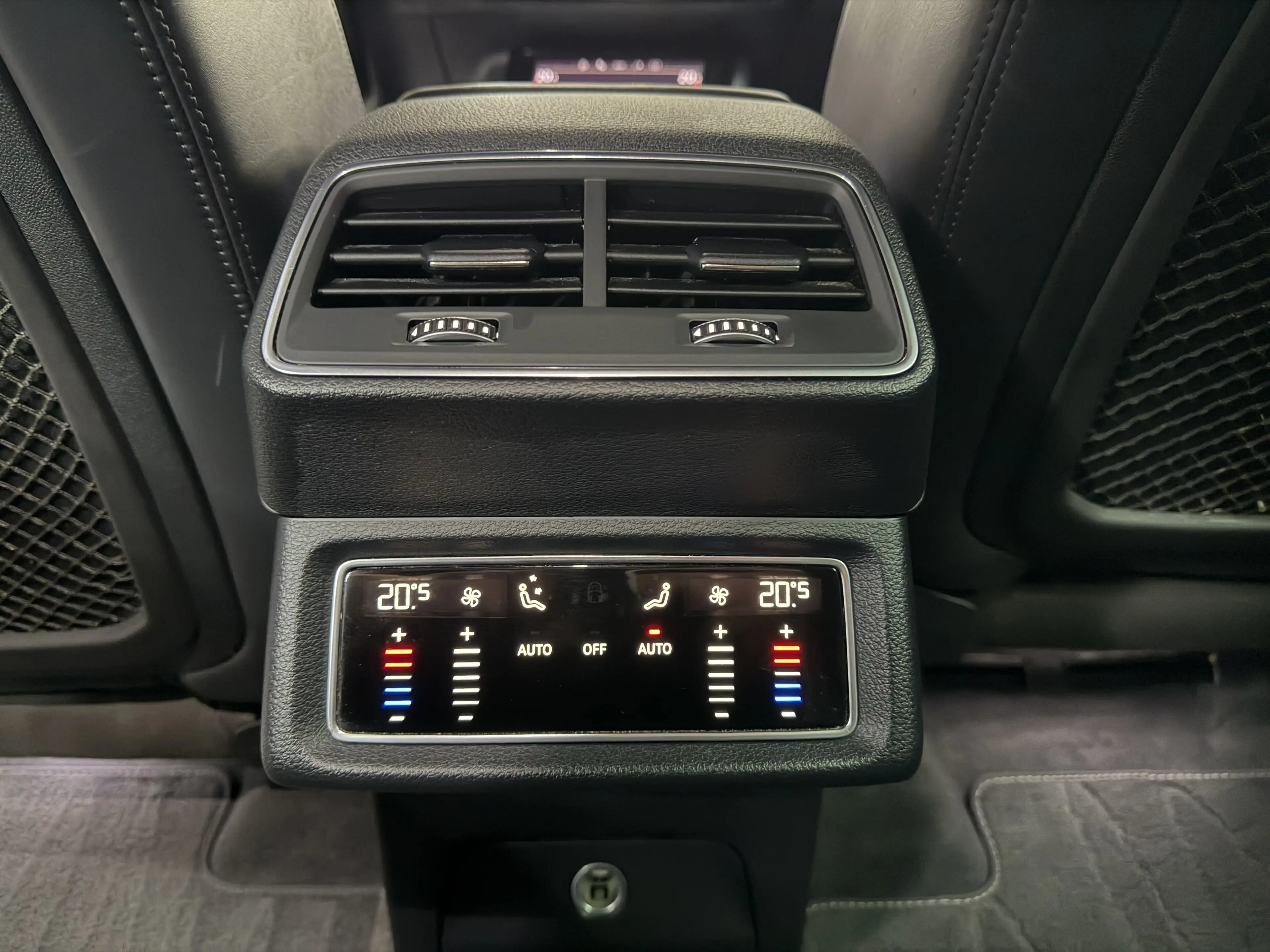 Audi e-tron E-Tron 95 kWh 55 Quattro S line — photo 15
