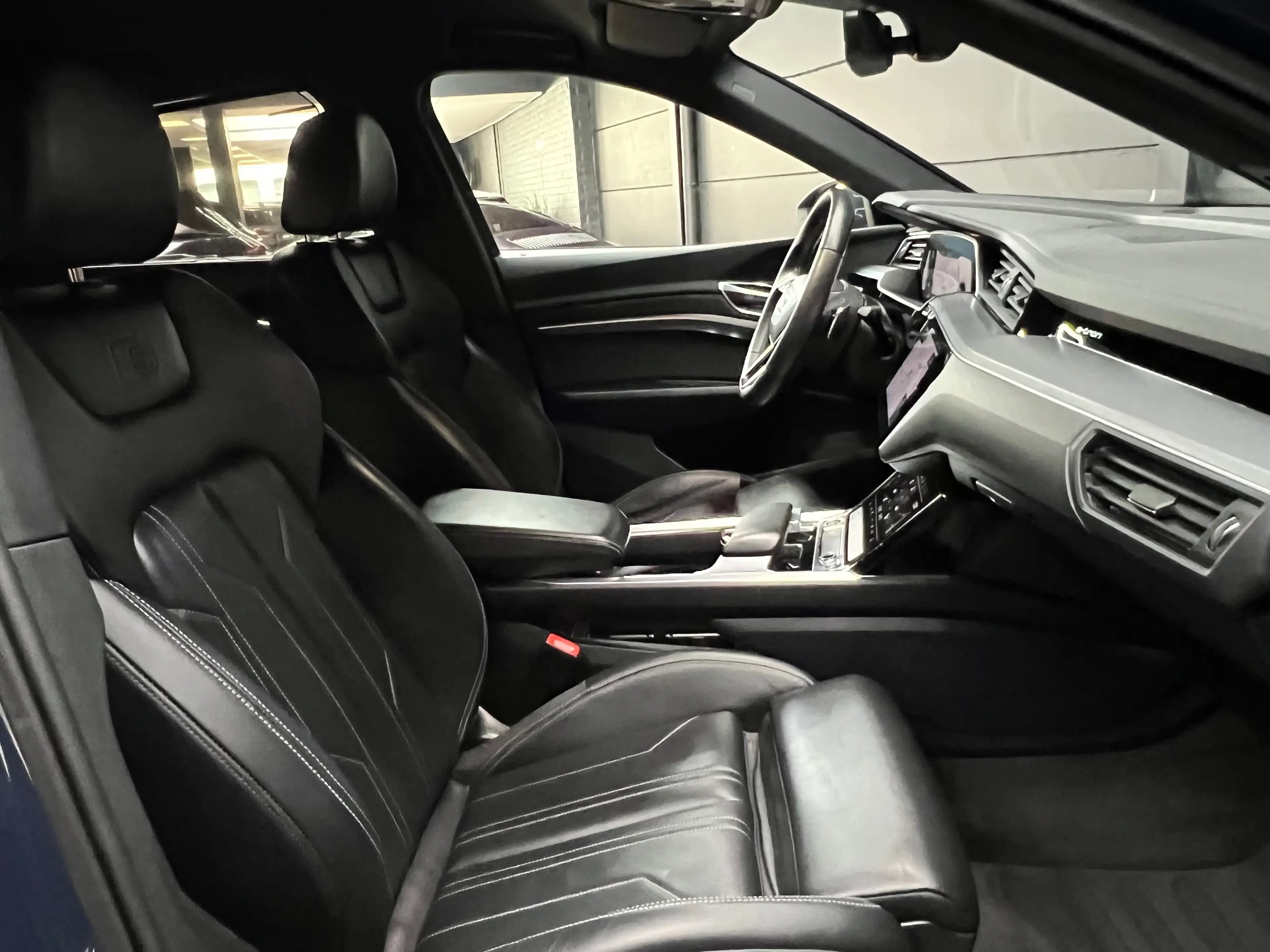 Audi e-tron E-Tron 95 kWh 55 Quattro S line — photo 10