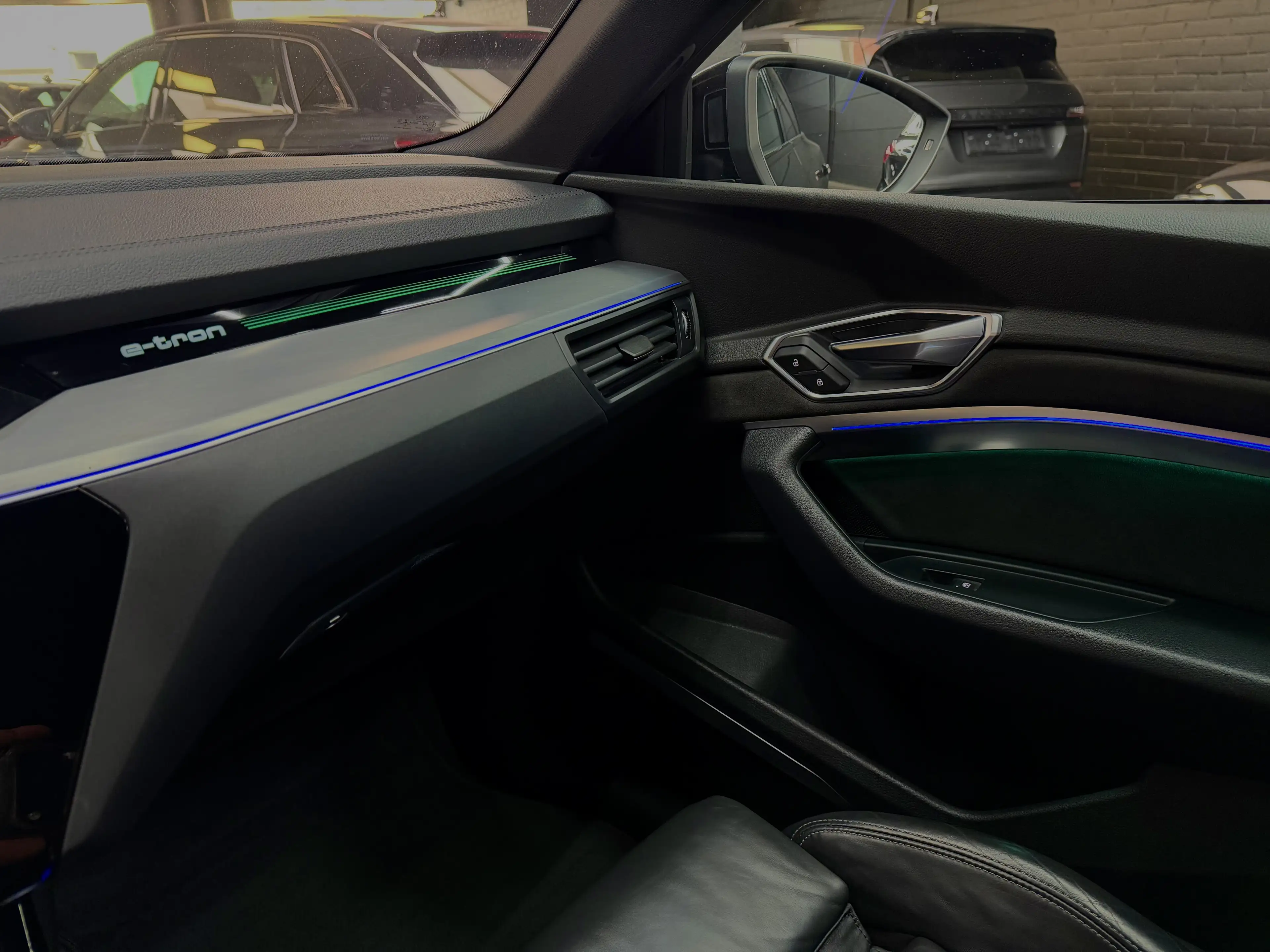 Audi e-tron E-Tron 95 kWh 55 Quattro S line — photo 12