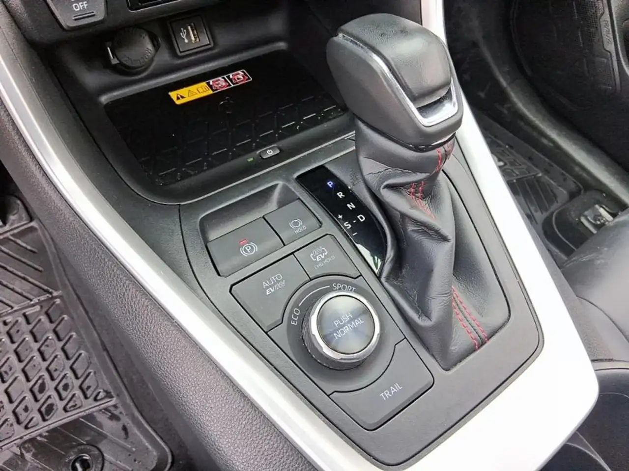 Toyota RAV 4 снимка Toyota RAV 4