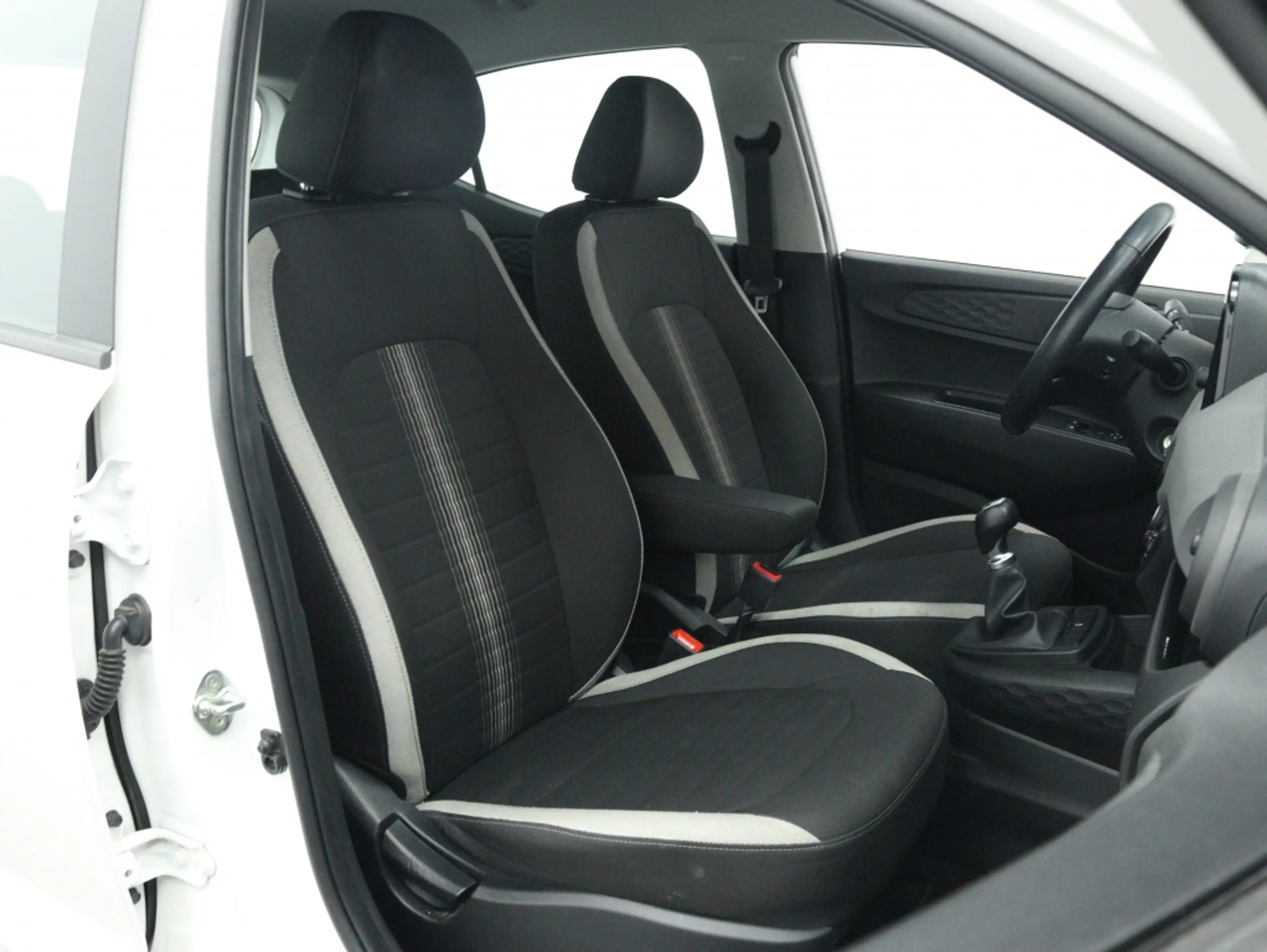 Hyundai i10 1.0 Comfort | Carplay Navigatie | Airco | Cruise c — photo 10