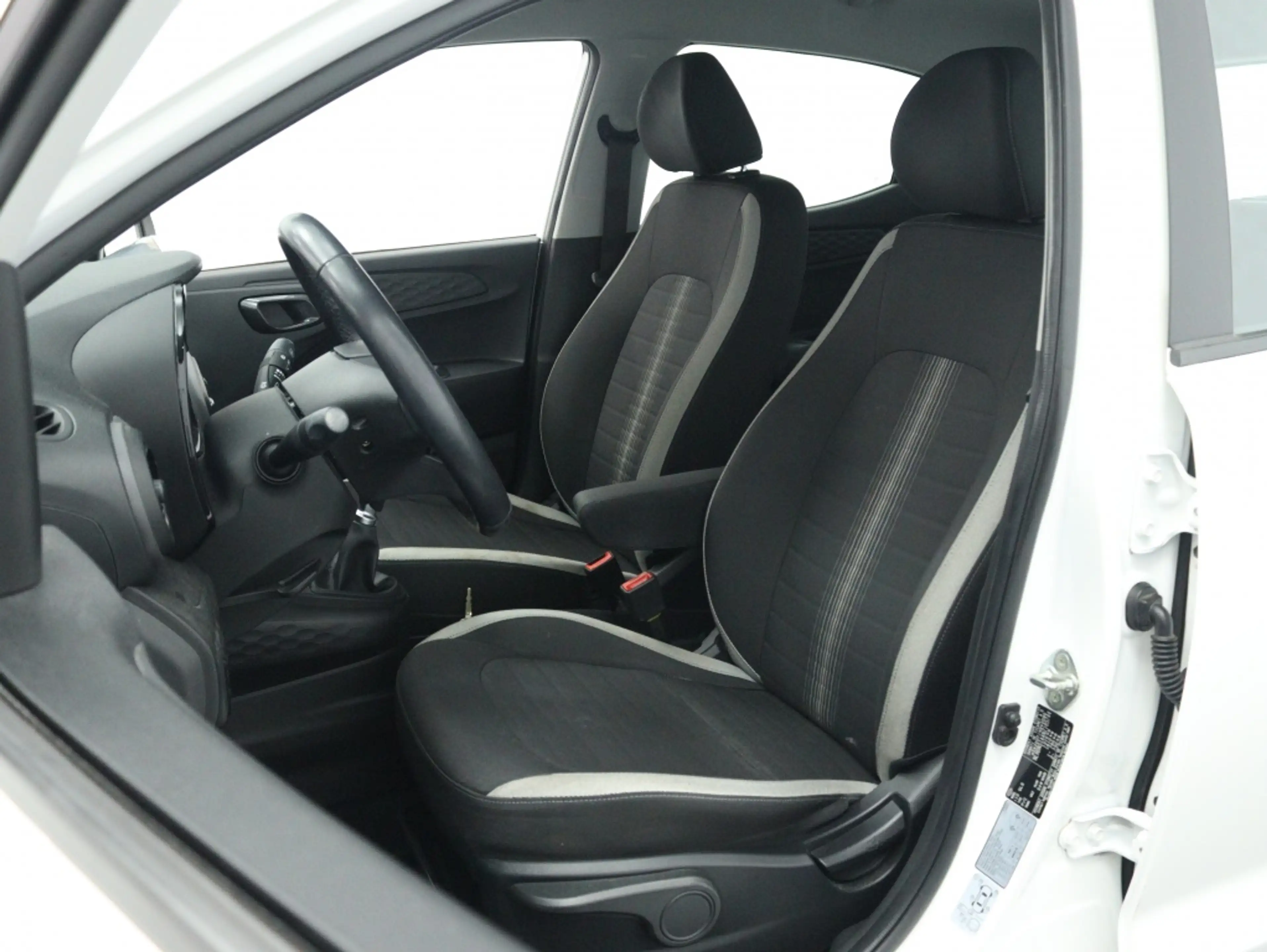 Hyundai i10 1.0 Comfort | Carplay Navigatie | Airco | Cruise c — photo 11