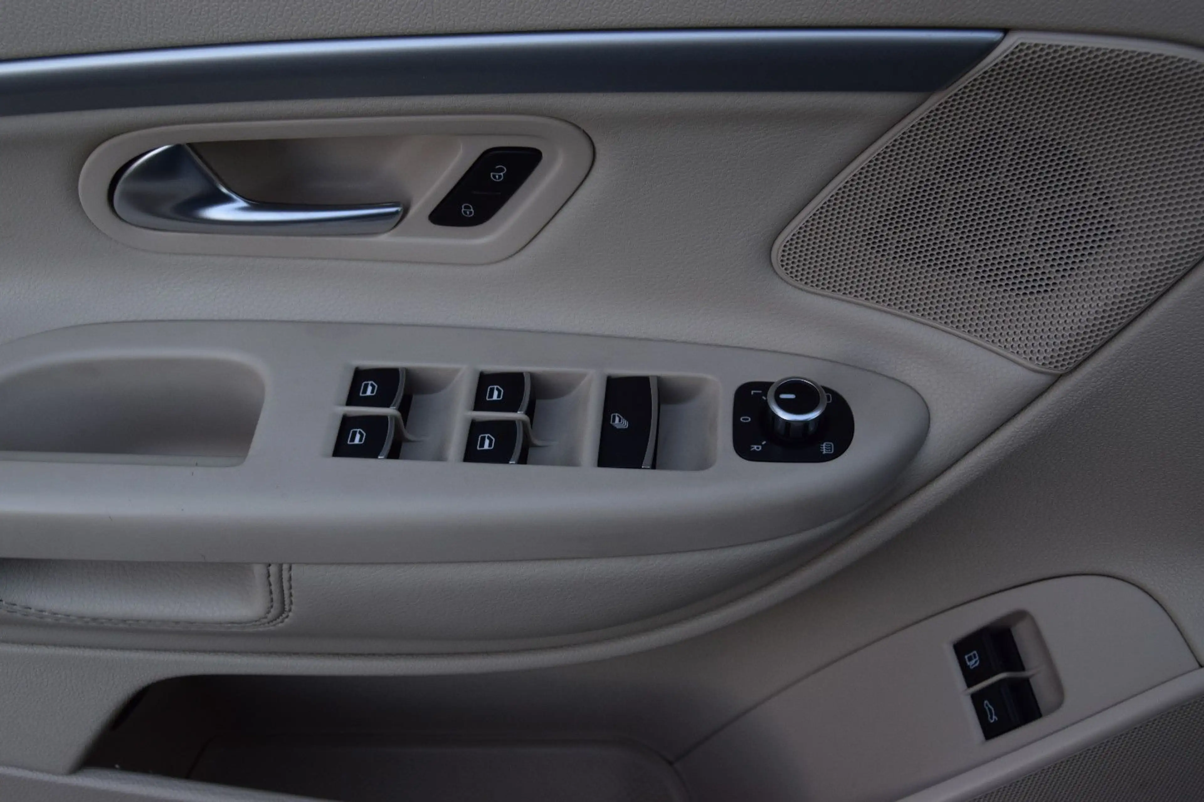 Volkswagen Eos Sport & Style,Navi,Leder,Xenon,Kam,Sitzh,.. — photo 11