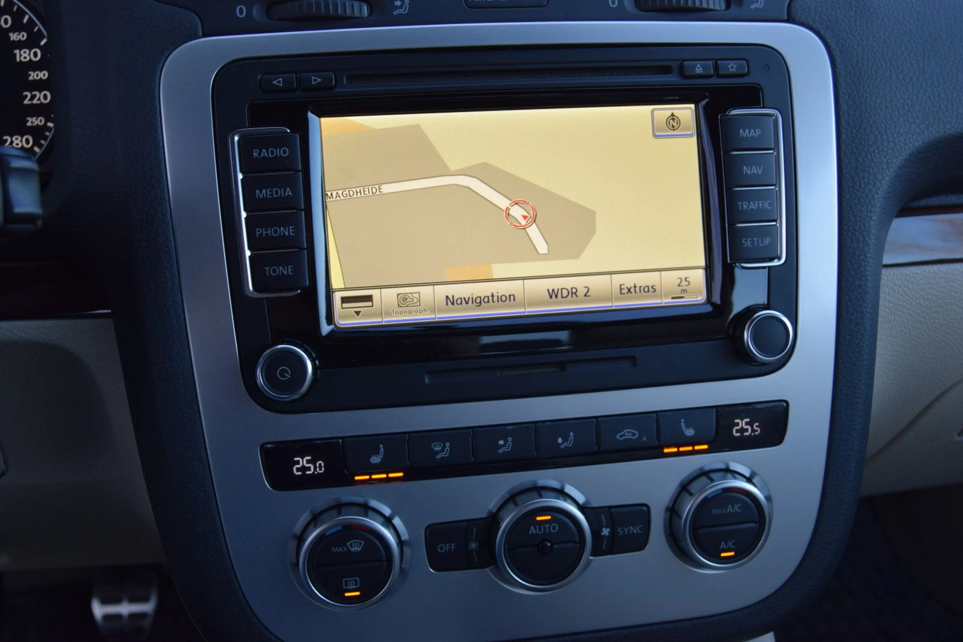 Volkswagen Eos Sport & Style,Navi,Leder,Xenon,Kam,Sitzh,.. — photo 13