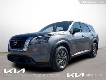 S Accident Free! 8 Passenger! 5 Drive Modes! /