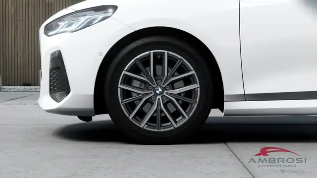 BMW 2 Series view 8