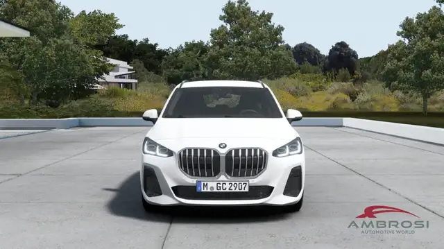 BMW 2 Series view 4