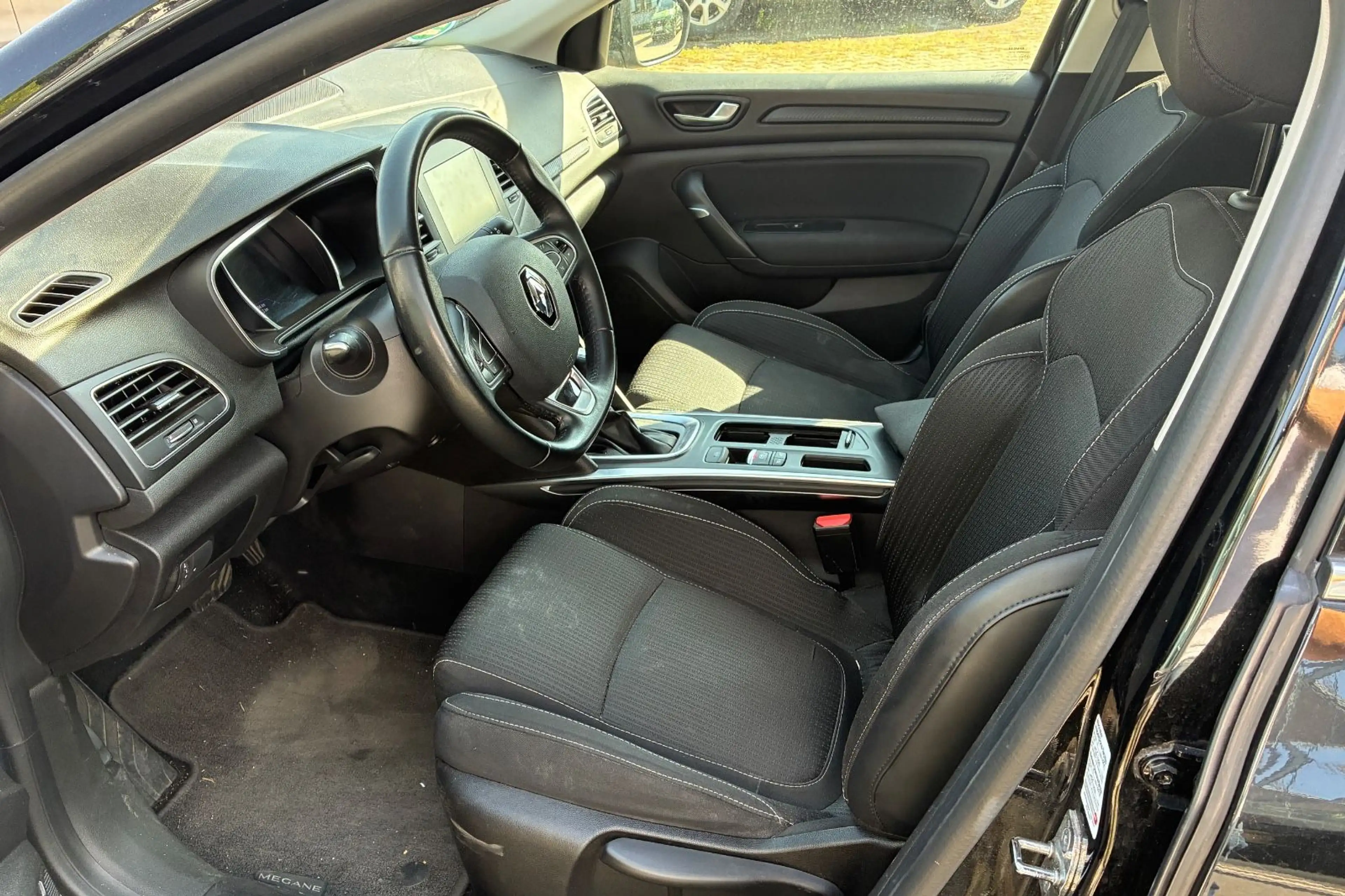 Renault Megane IV Grandtour Business Edition Automatik — photo 15