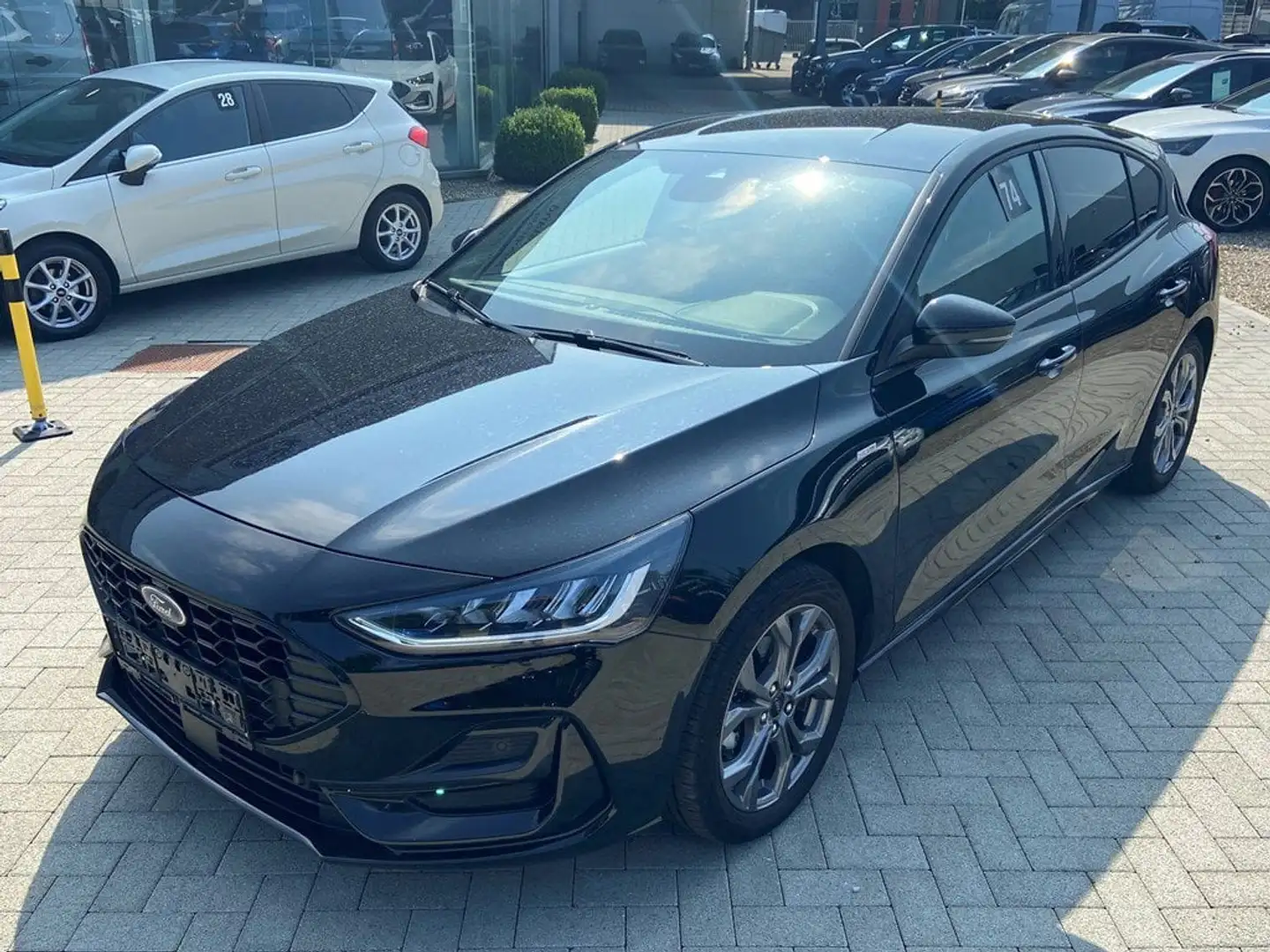 Ford Focus ST line 1.0 125 pk met winterpack / 1 jaar garant Schwarz - 1