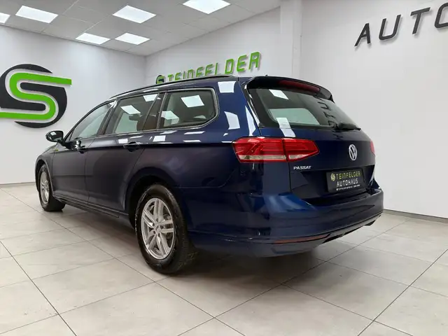 Volkswagen Passat view 5