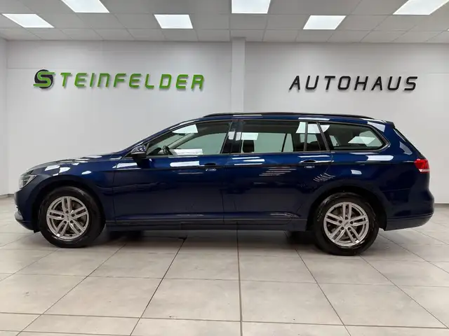 Volkswagen Passat view 8