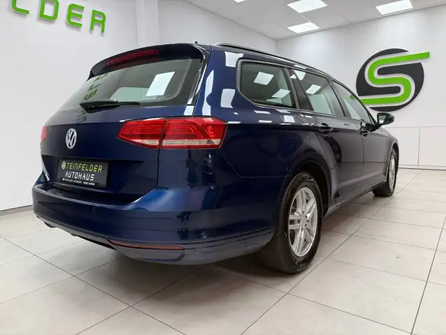 Volkswagen Passat view 7