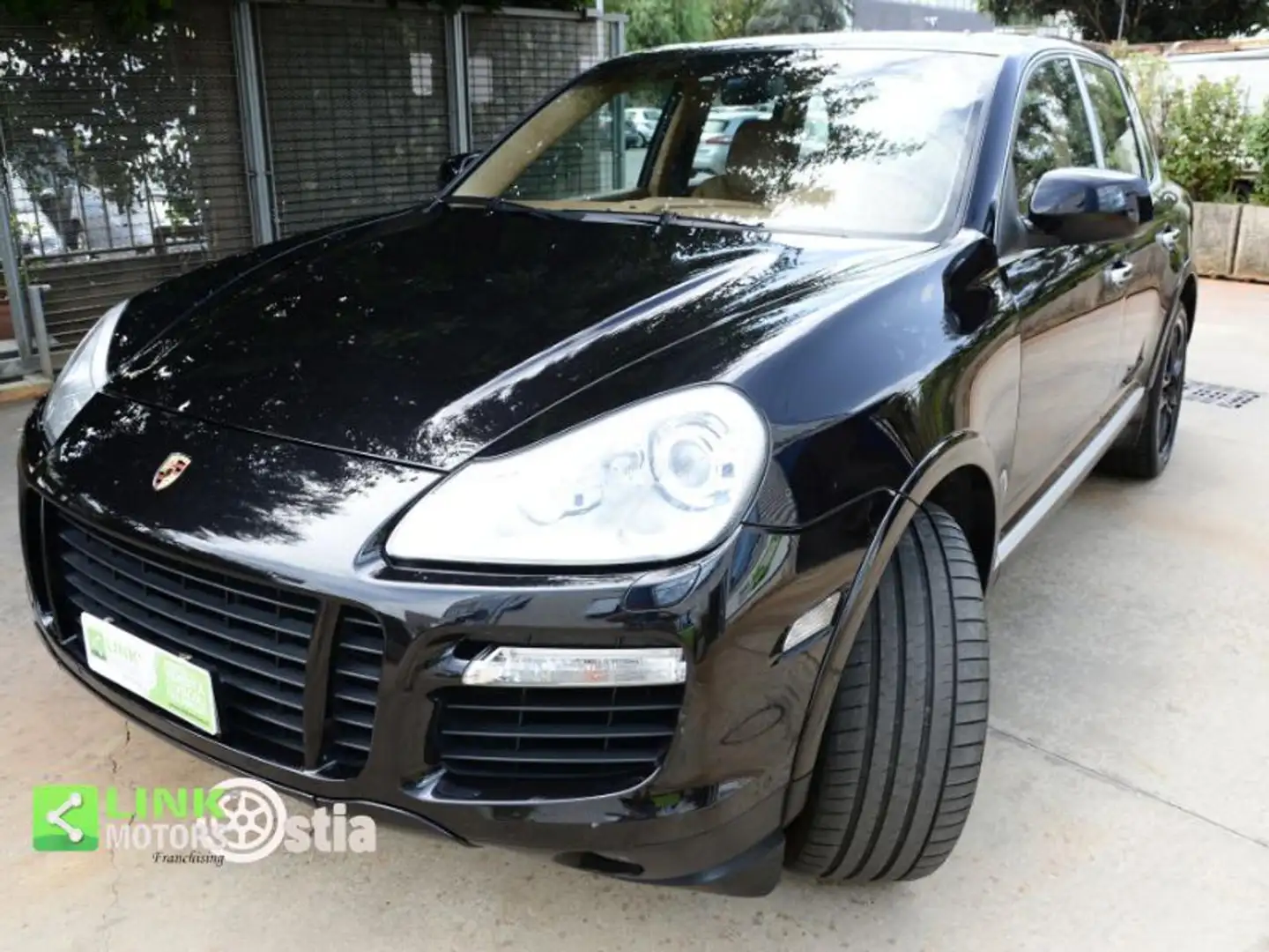 Porsche Cayenne Turbo 4.8 V8 500 CV AWD Tiptronic S Zwart - 1