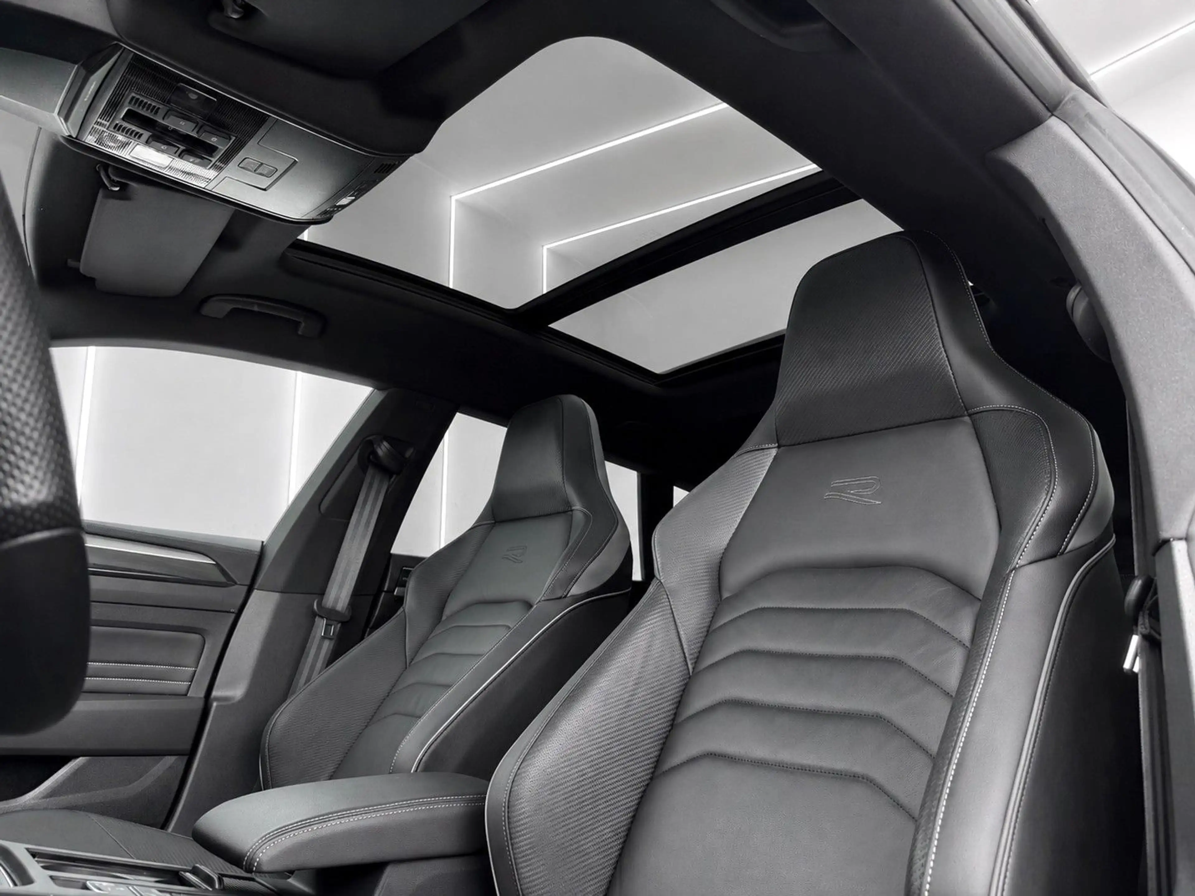 Volkswagen Arteon Shooting Brake 2.0 TSI R-Line *Pano*H&K* — photo 10
