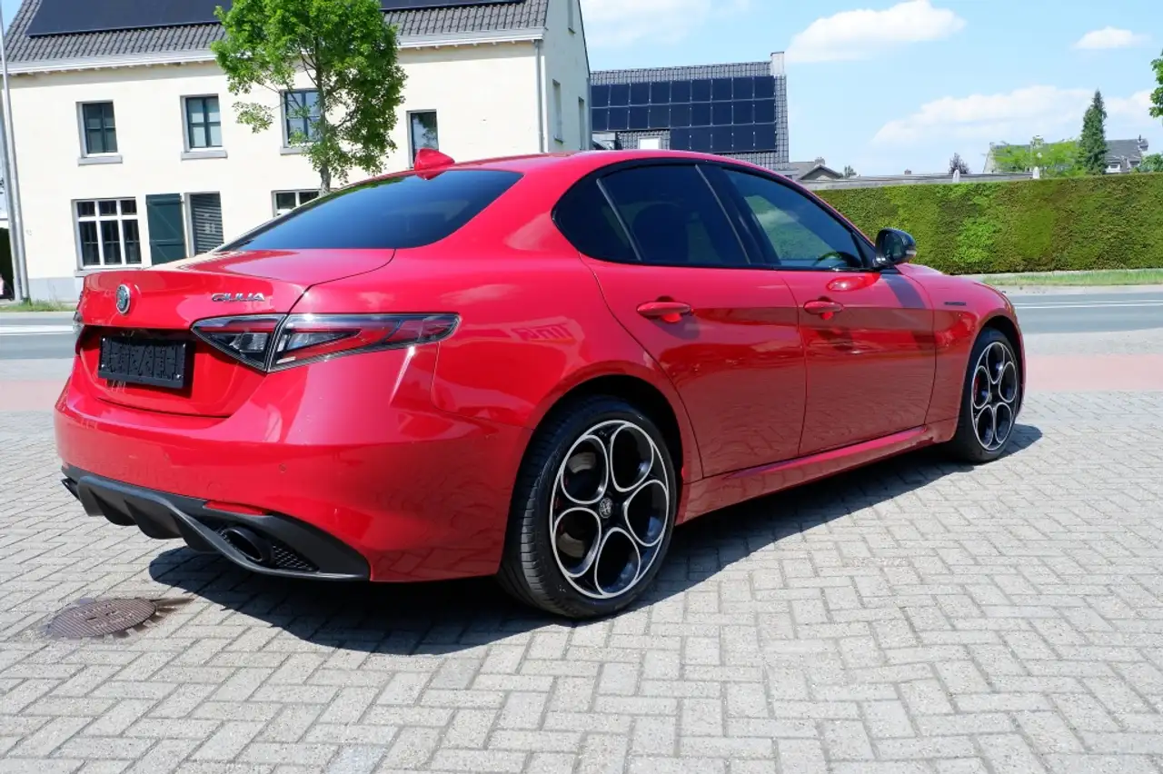 Alfa Romeo Giulia 2023 — фото 10
