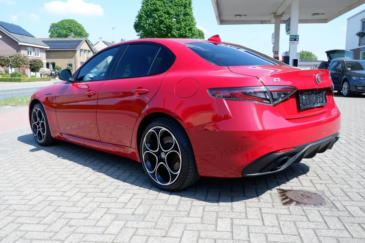 Alfa Romeo Giulia 2023 — фото 8