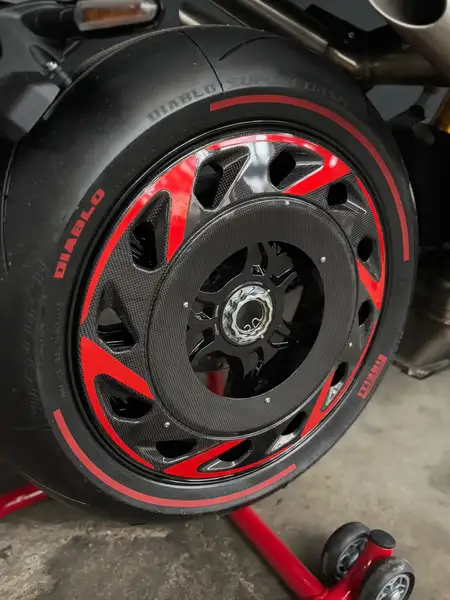 MV Agusta Rush - foto 4