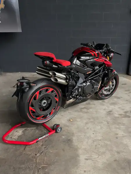 MV Agusta Rush - foto 3