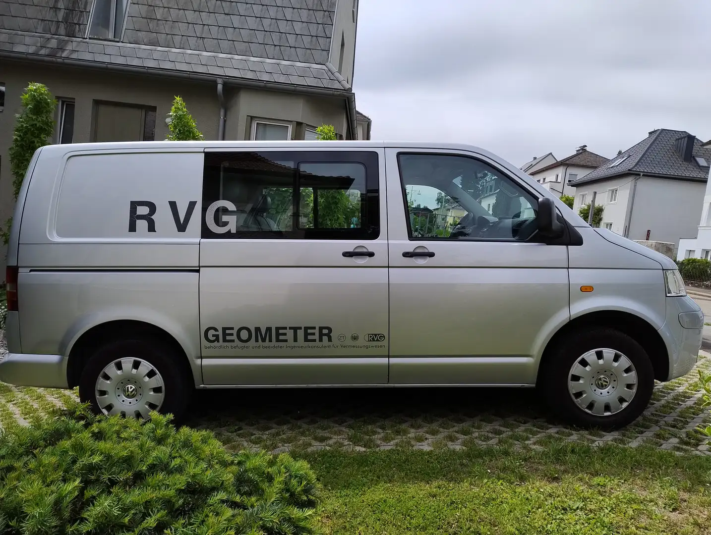 Volkswagen T5 Kombi TransVan 2.5 TDI (5 Zylinder Diesel, 131 PS) Silber - 2