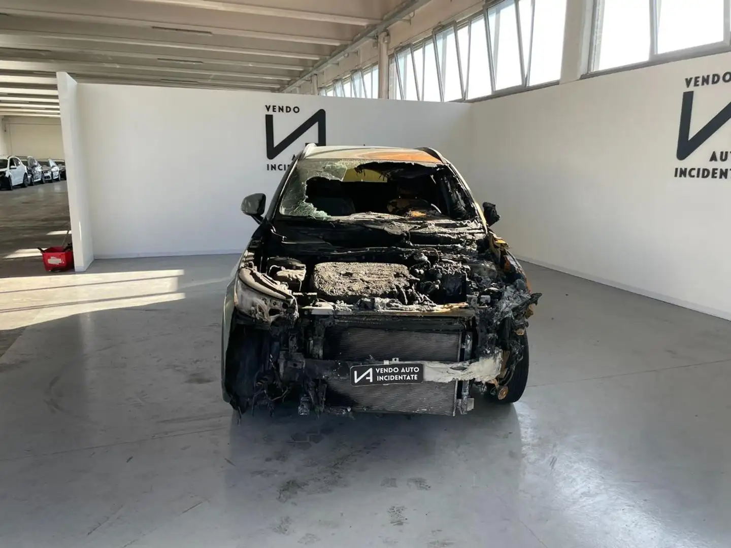 Volvo XC40 B3 AUTOMATICO ESSENTIAL Verde - 2