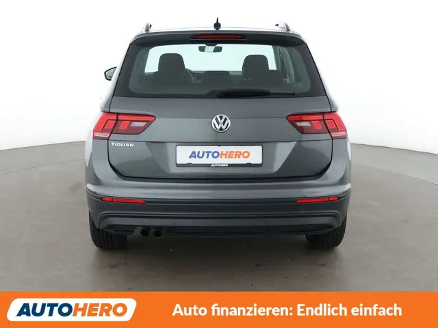 Volkswagen Tiguan view 5