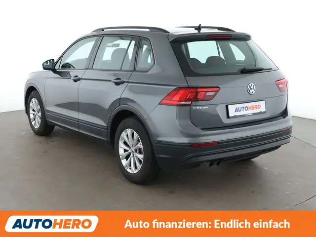 Volkswagen Tiguan view 4