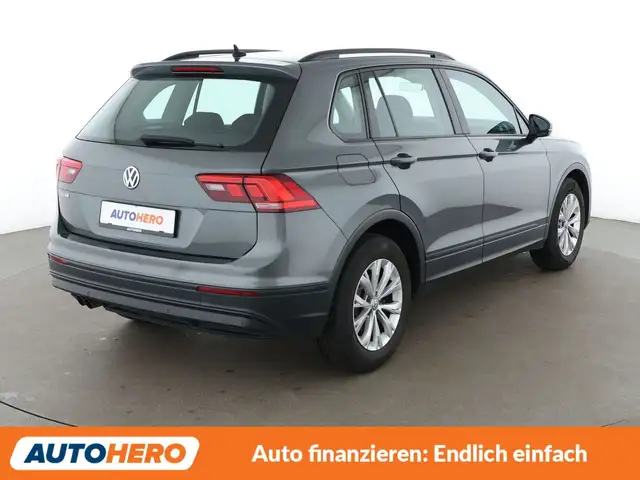 Volkswagen Tiguan view 6