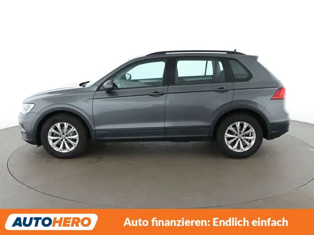 Volkswagen Tiguan view 3