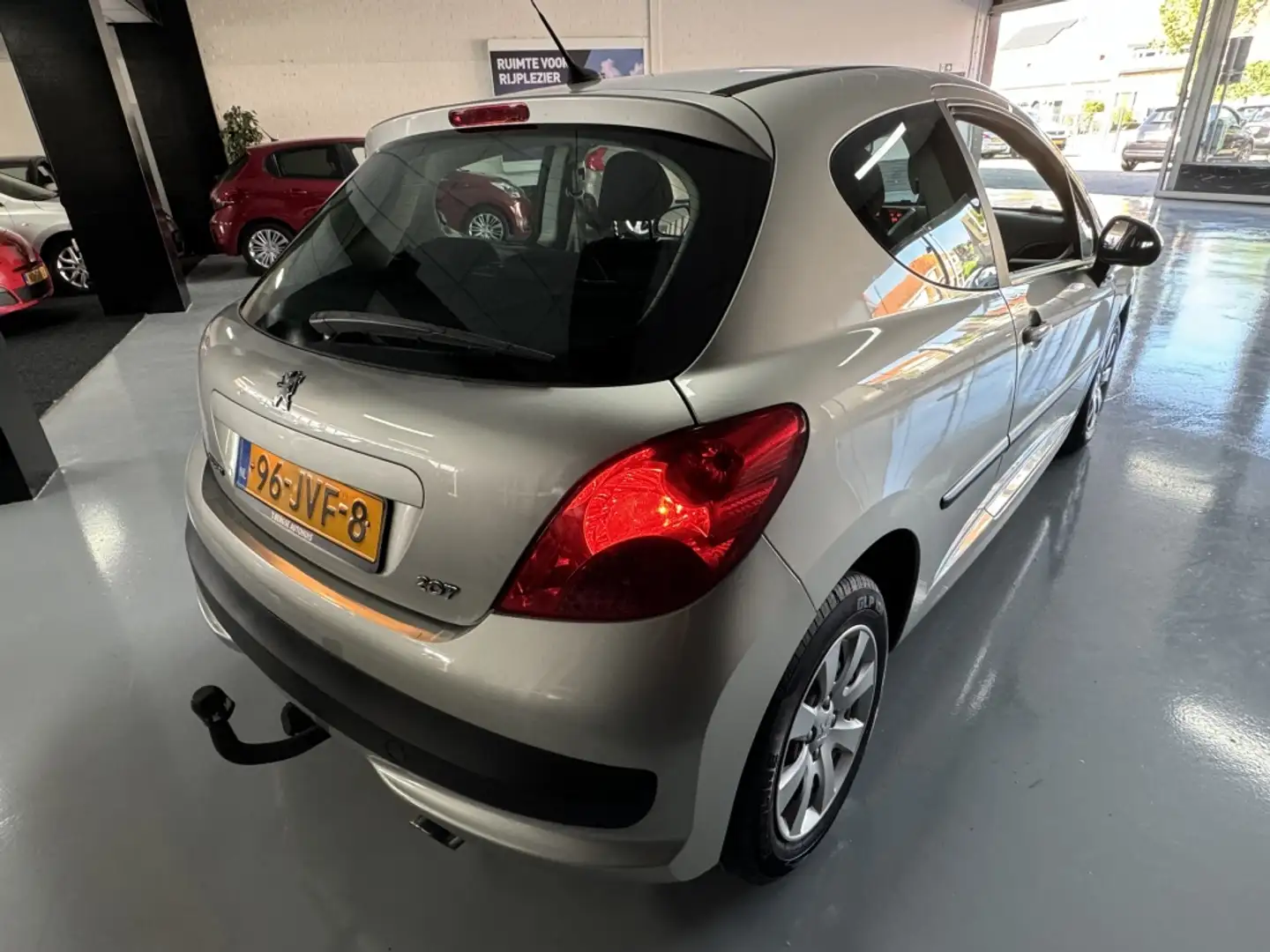 Peugeot 207 1.4 VTi Look Airco Cruise Nap Gris - 2