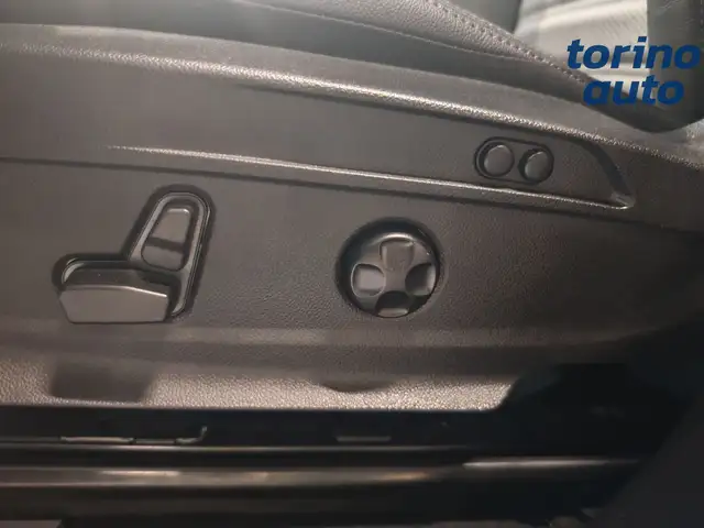 Alfa Romeo Stelvio view 14