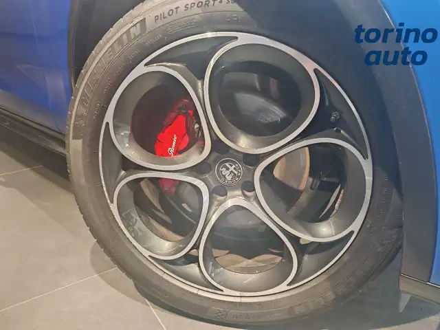 Alfa Romeo Stelvio view 7