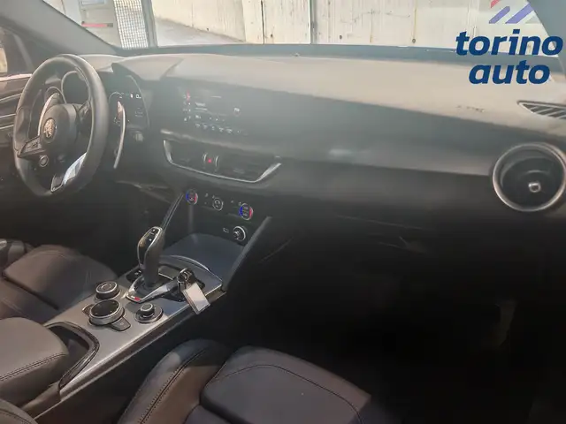 Alfa Romeo Stelvio view 8