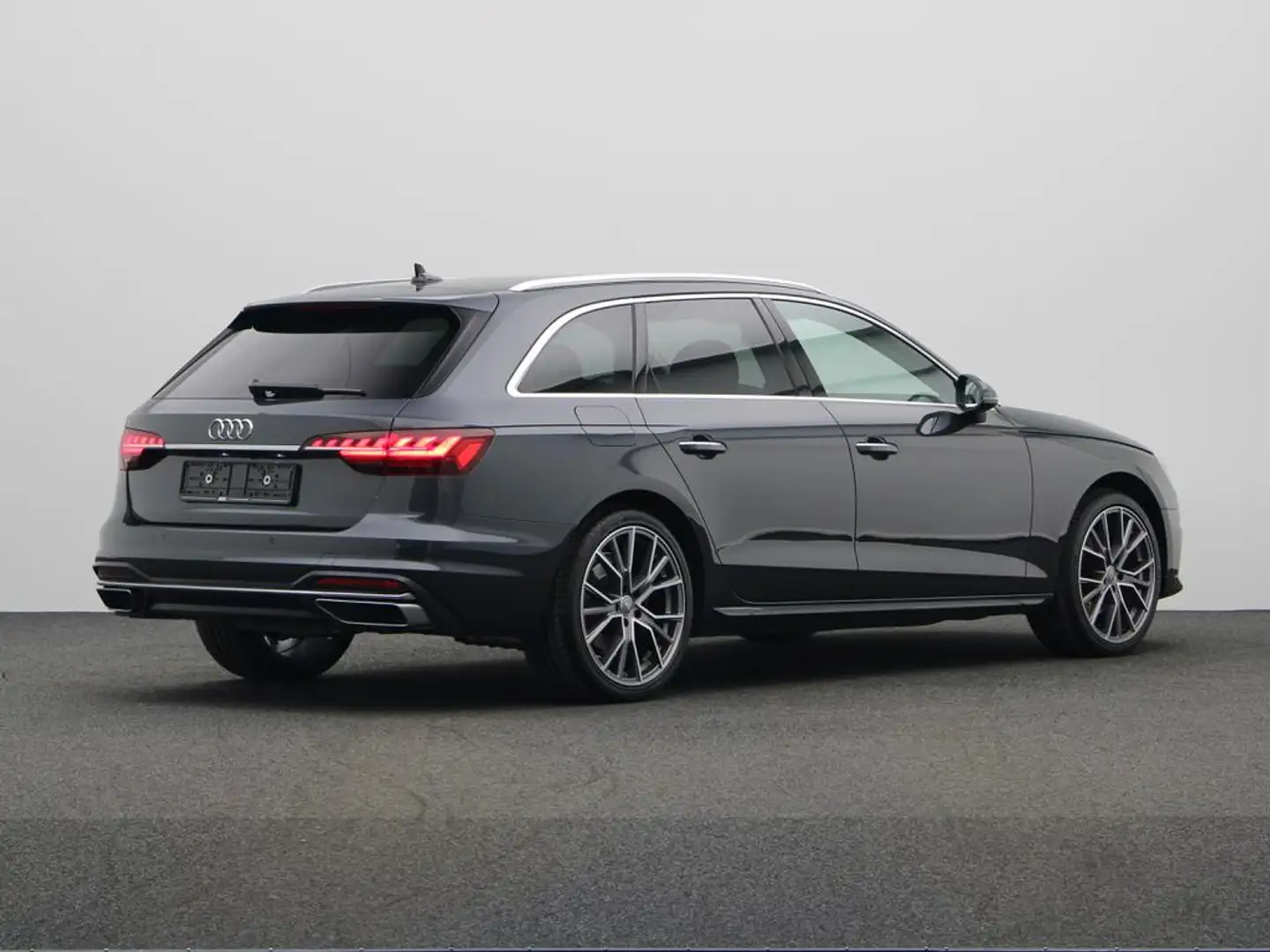 Audi A4 Avant 35 TFSI 150 PK S-TRONIC AUTOMAAT Gris - 2