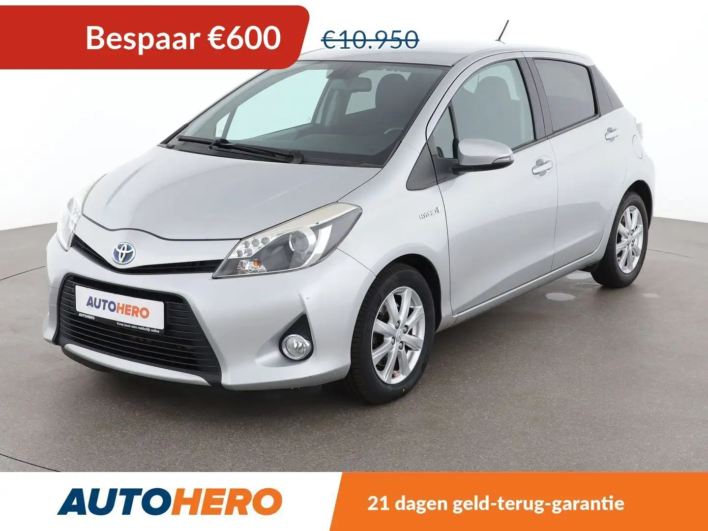 Toyota Yaris 1.5 Hybrid Edition 2014 Stříbrná - 1