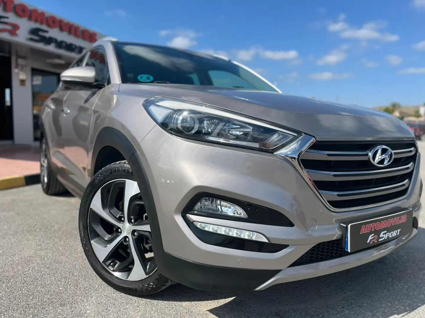 Hyundai TUCSON Todoterreno Automático de 5 Puertas Beige - 1