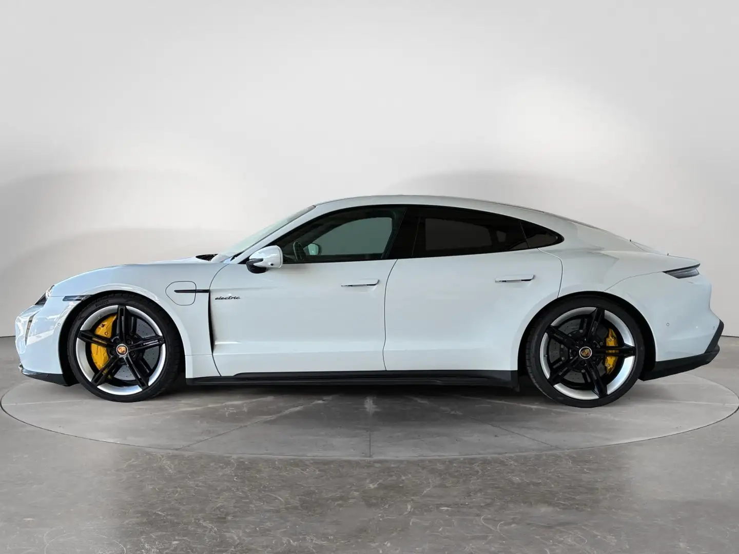 Porsche Taycan Turbo S Weiß - 2