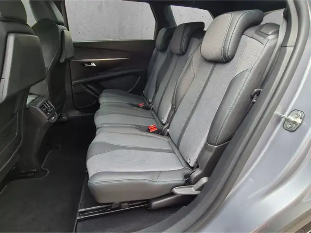 Peugeot 5008 view 8