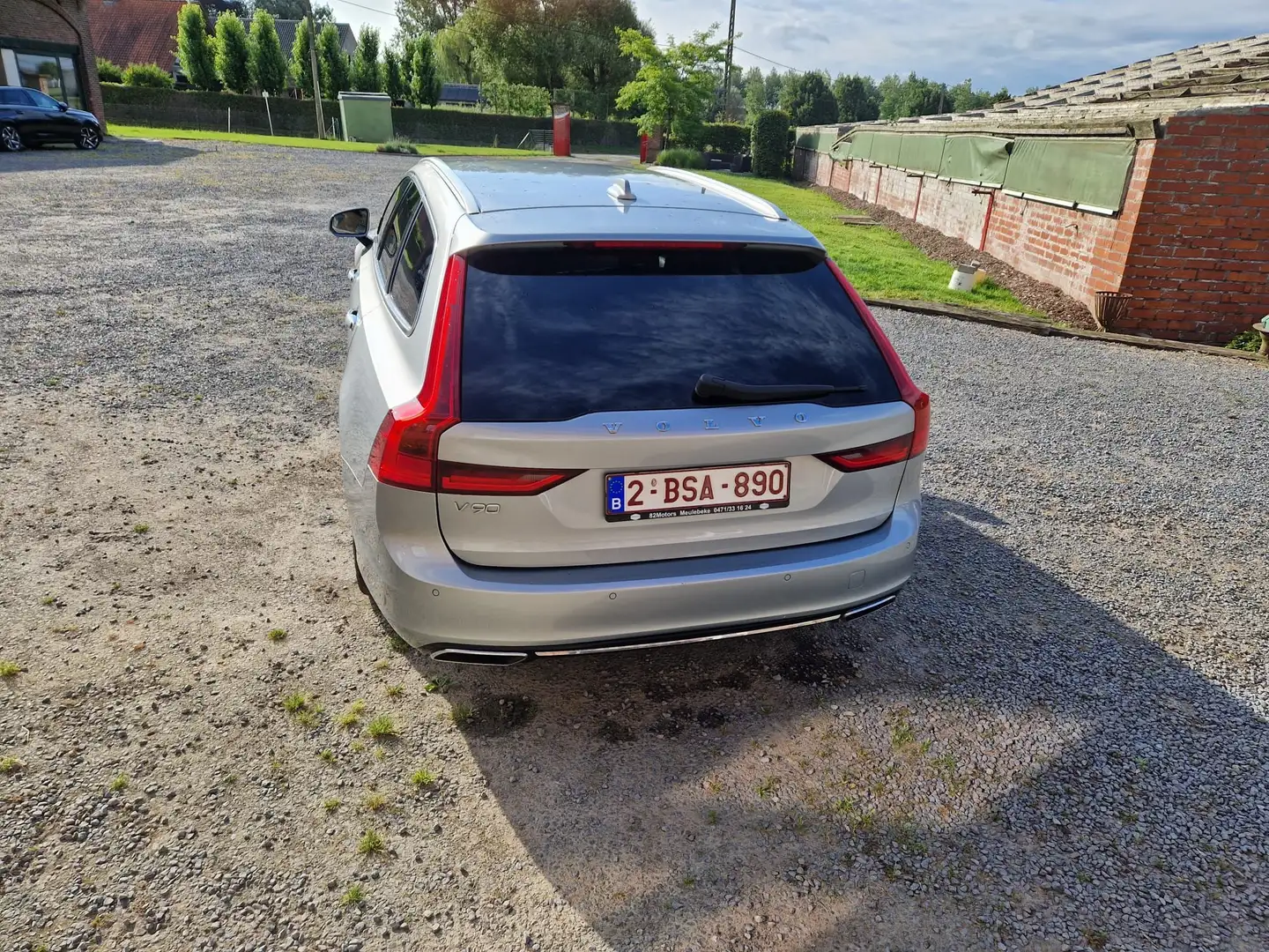 Volvo V90 V90 D3 AWD Geartronic Momentum Zilver - 2
