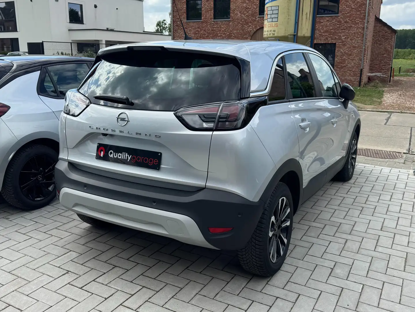 Opel Crossland 1.2T Elegance/Navi/ParkAssist/Keyless/SafetyPack. Argent - 2