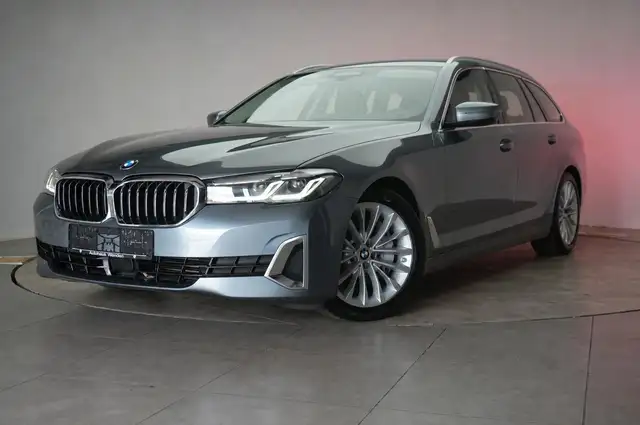 BMW 5 Series view 3