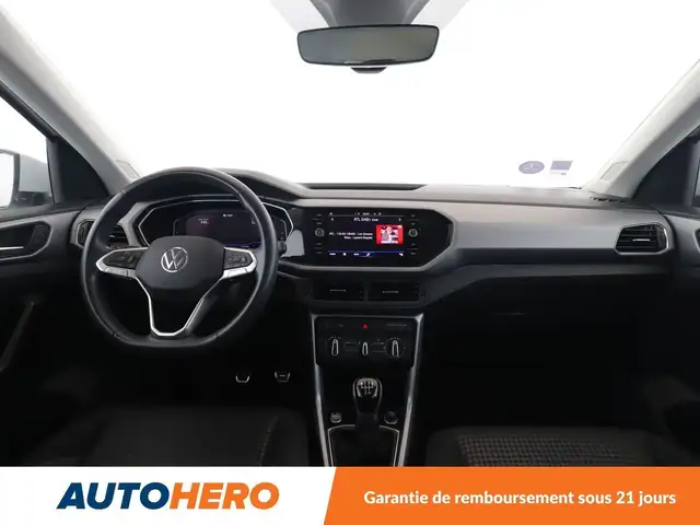 Volkswagen T-Cross view 12