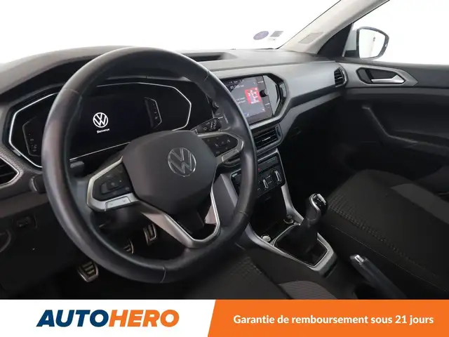 Volkswagen T-Cross view 11