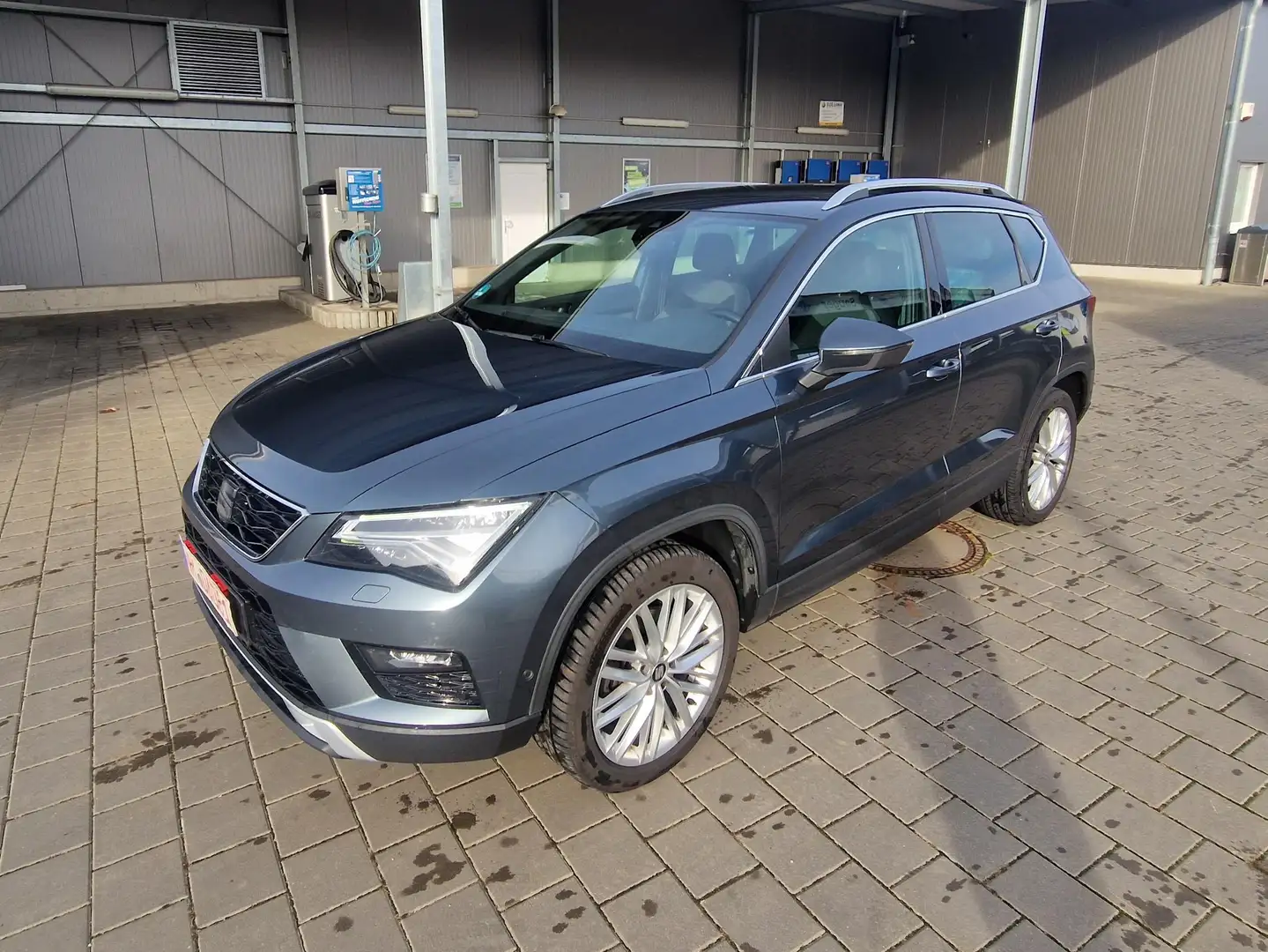 SEAT Ateca Xcellence Virtual LED Anhäng Grau - 2