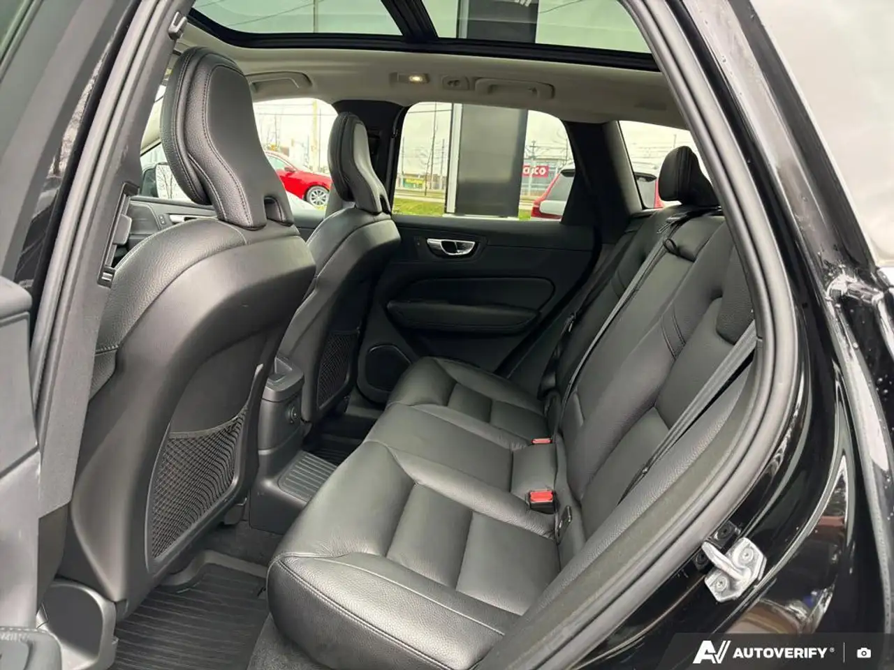 Volvo XC60 снимка Volvo XC60