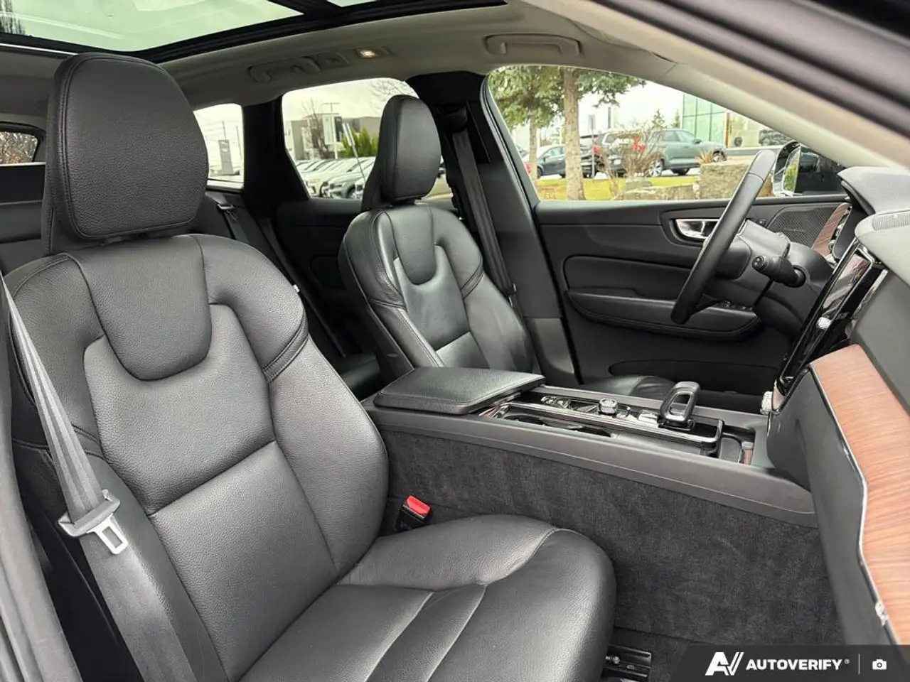 Volvo XC60 снимка Volvo XC60