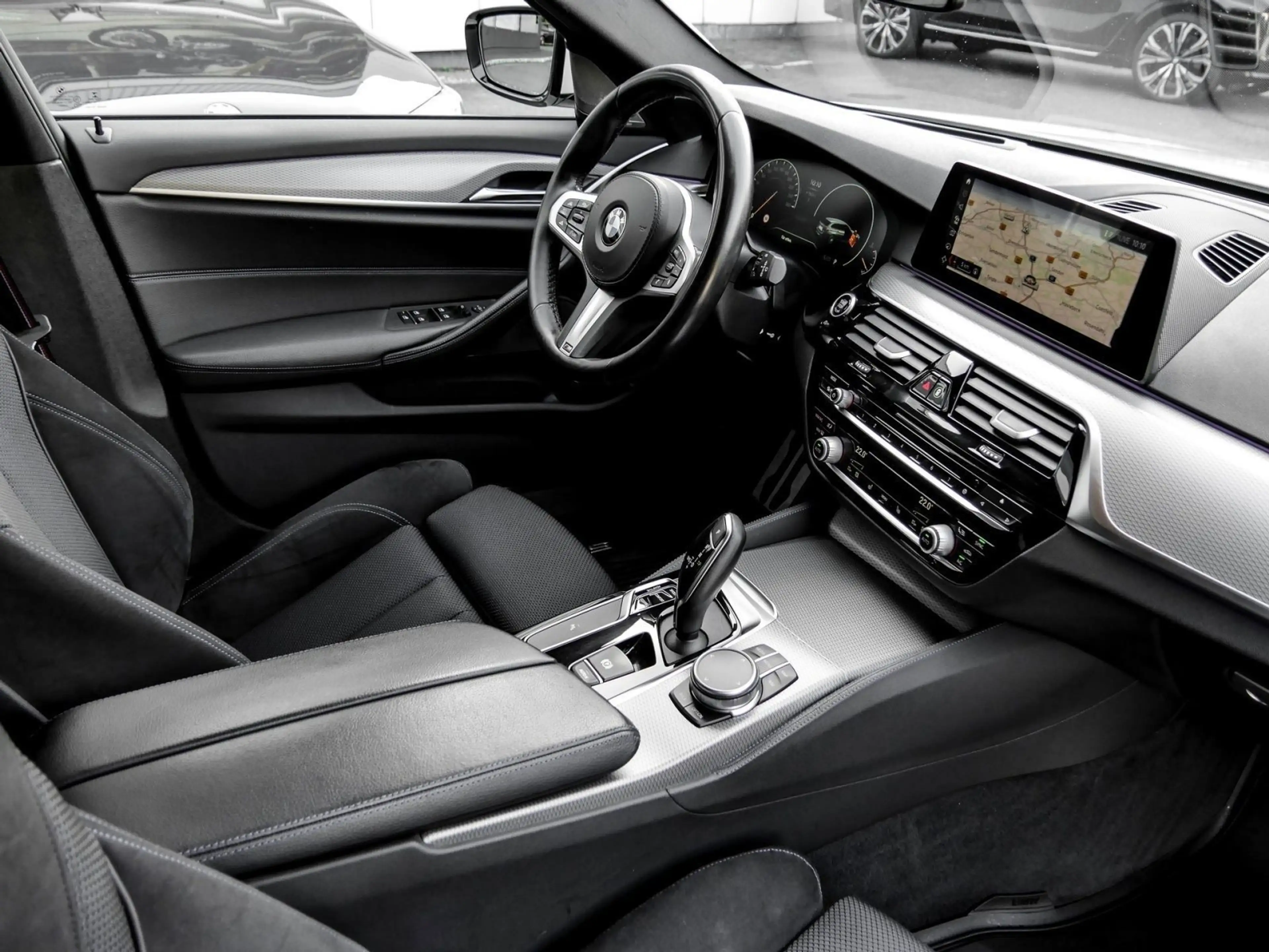 BMW 540 i xDrive M SPORT+AHK+ACC+HuD+H/K+PA — photo 3