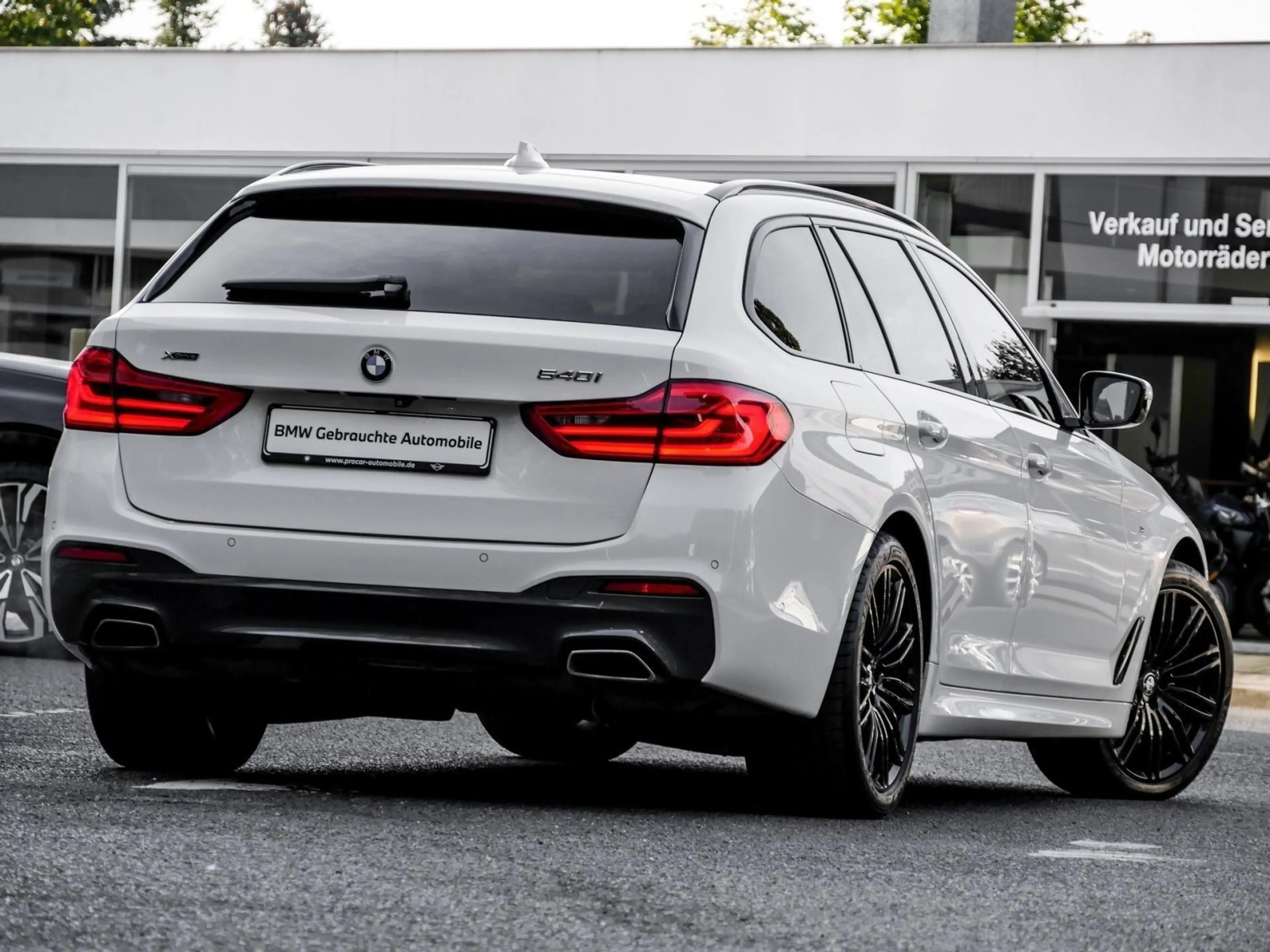 BMW 540 i xDrive M SPORT+AHK+ACC+HuD+H/K+PA — photo 2
