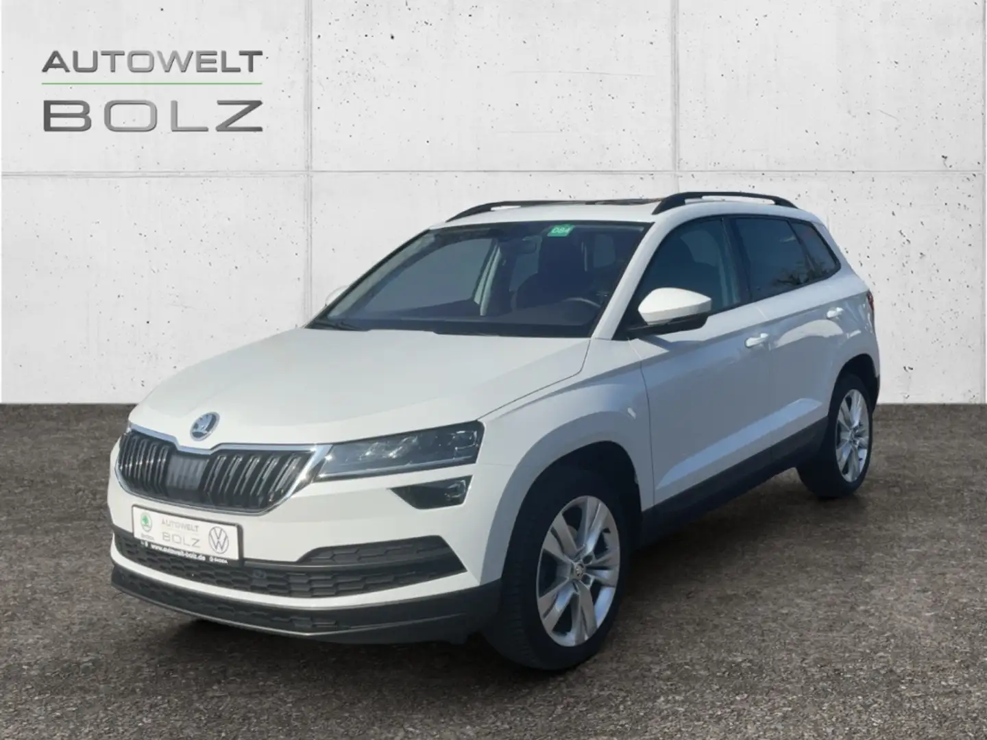 Skoda Karoq Style 1.5 TSI AHK Panodach Navi LED El.Heckklappe Weiß - 1